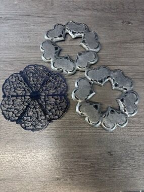 Set of 3 Decorative Floral Metal Trivets - Silver & Black